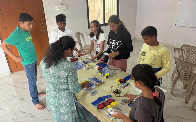 Free Robotics Workshop Held in Zuarinagar, Goa